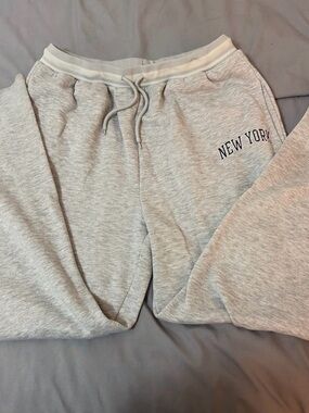 refuge Gray 'New York' Cozy Sweatpants